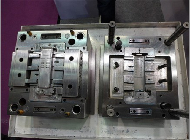 外贸塑胶模具设计